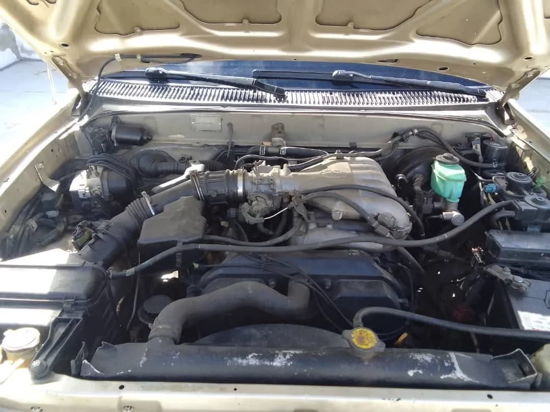 Toyota 4Runner SR5 Sport Wagon 2002 dorado