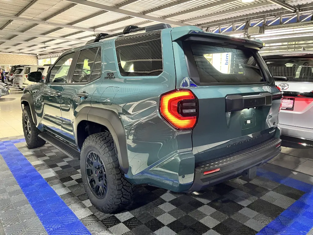 Toyota 4Runner TRD Off Road 2025 Verde Caracas