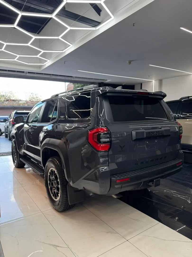Toyota 4Runner TRD Off Road Premium 2025 negro11