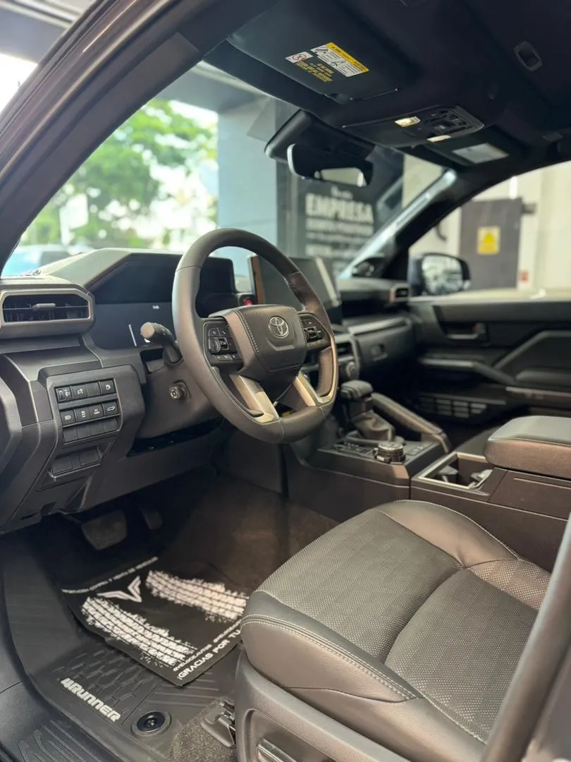 Toyota 4Runner TRD Off Road Premium 2025 negro4