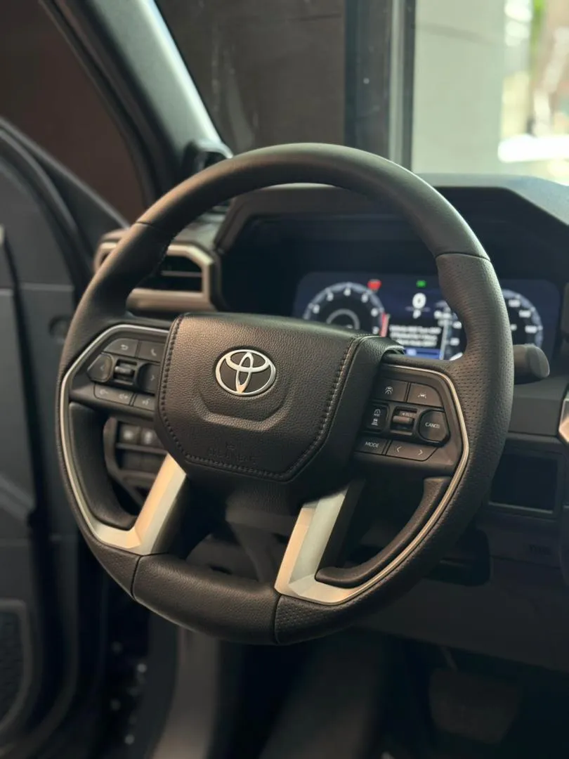 Toyota 4Runner TRD Off Road Premium 2025 negro8