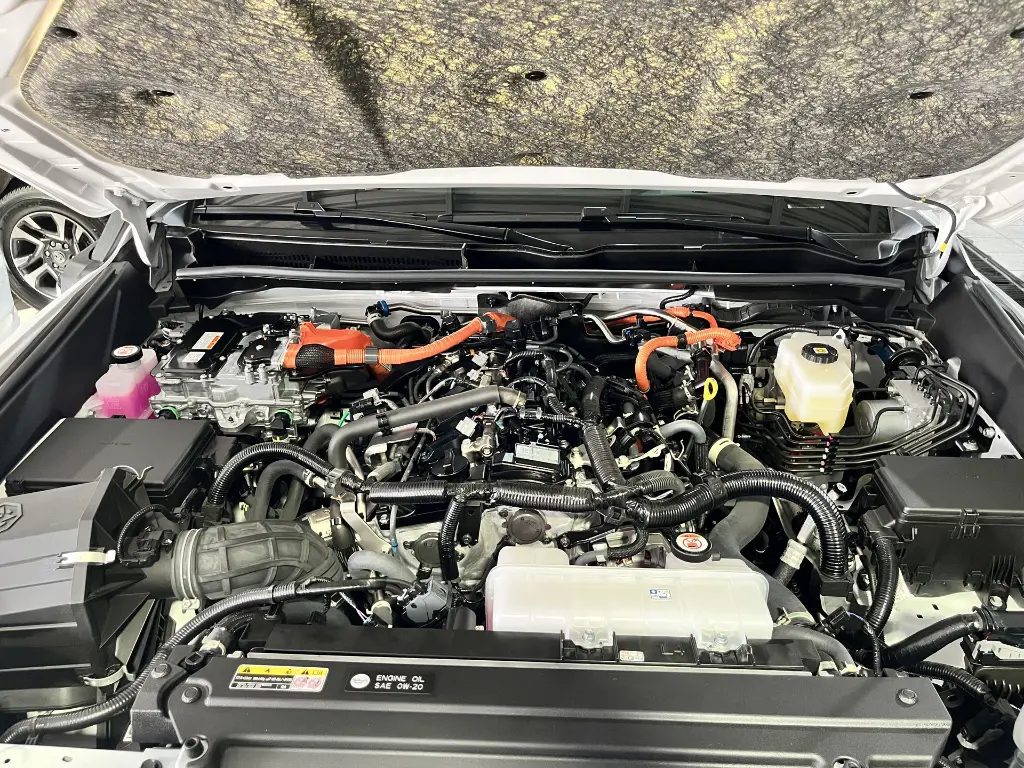 Toyota 4Runner Trailhunter 2025 BLANCO11