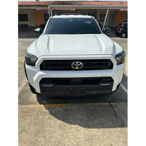Toyota 4Runner SR5 2025 Blanco Caracas