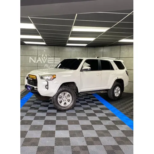 Toyota 4Runner SR5 2022 Blanco Caracas