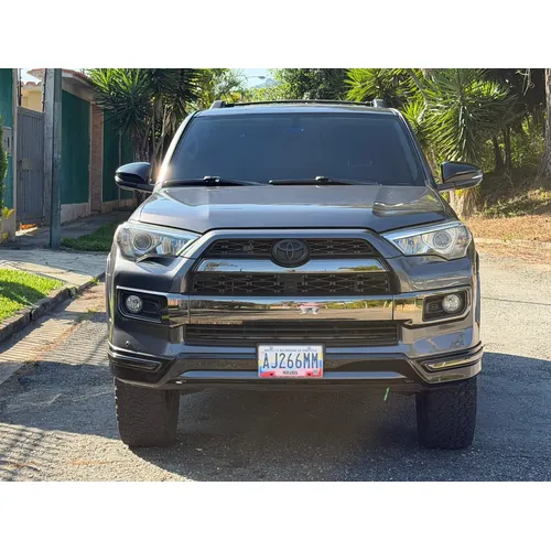 Toyota 4Runner 2019 Gris Caracas