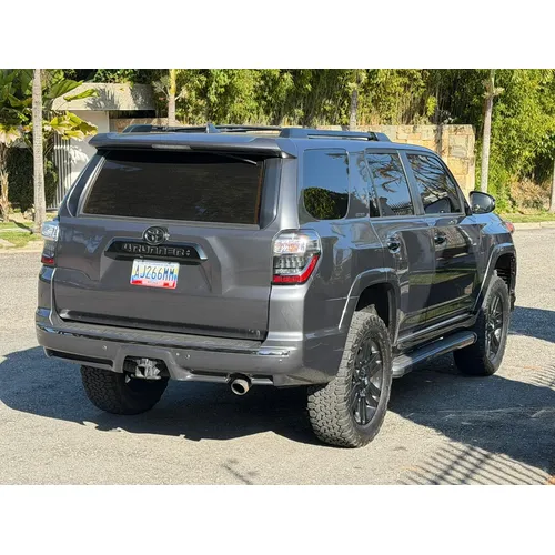 Toyota 4Runner 2019 Gris Caracas