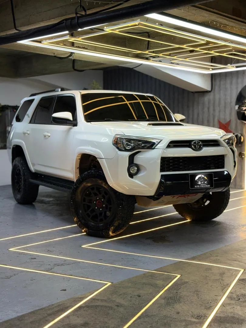 Toyota 4Runner TRD Off Road 2020 Blanco Caracas