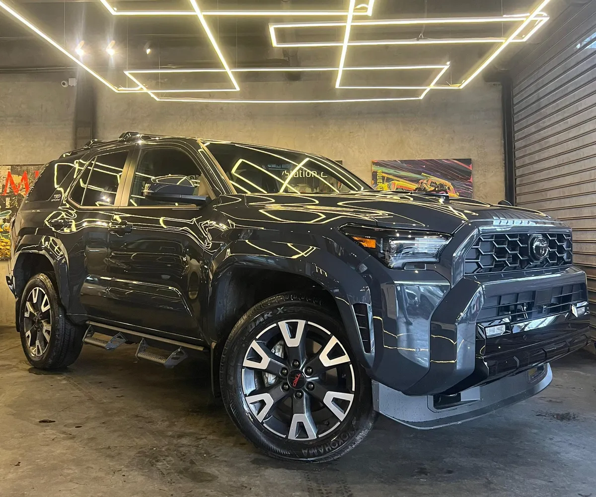 Toyota 4Runner TRD Sport 2025 Gris Caracas