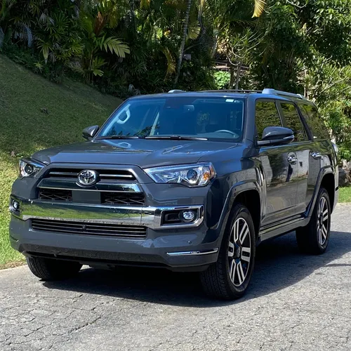 Toyota 4Runner Limited 2024 Gris Caracas