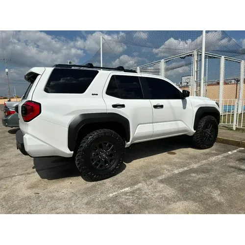 Toyota 4Runner SR5 2025 Blanco Caracas