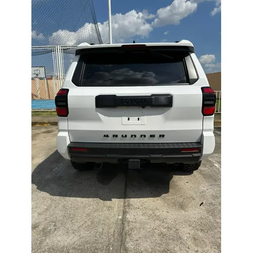 Toyota 4Runner SR5 2025 Blanco Caracas