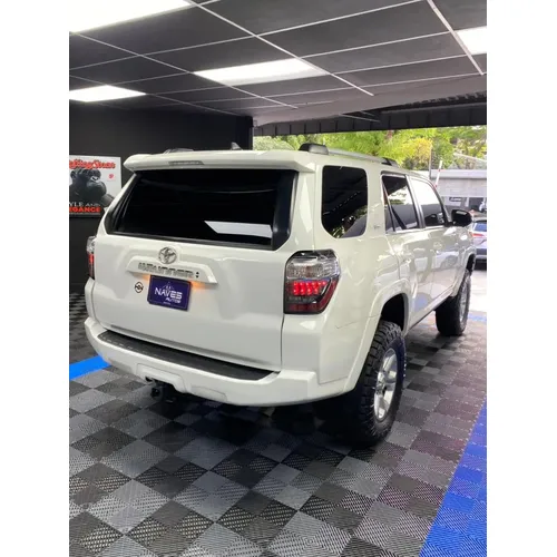 Toyota 4Runner SR5 2022 Blanco Caracas
