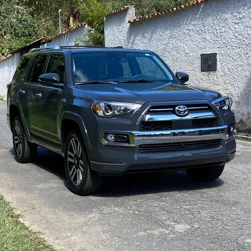 Toyota 4Runner Limited 2024 Gris Caracas
