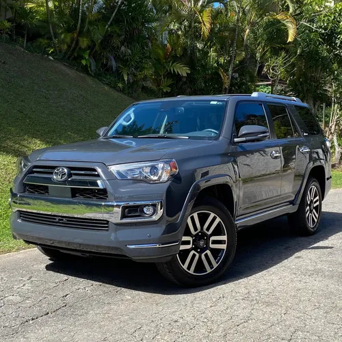 Toyota 4Runner Limited 2024 Gris Caracas