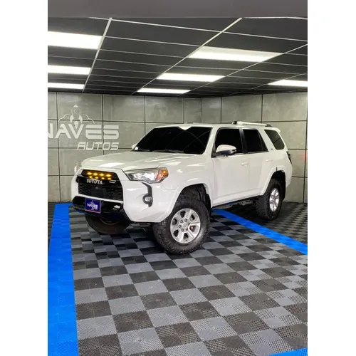 Toyota 4Runner SR5 2022 Blanco Caracas