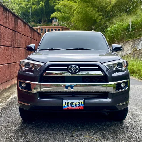Toyota 4Runner Limited 2023 Gris Caracas