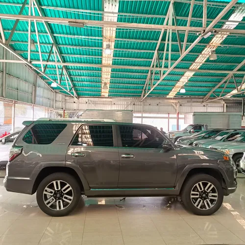 Toyota 4Runner Limited 2014 Gris Caracas
