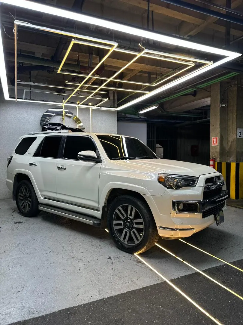 Toyota 4Runner Limited 1900 Blanco Caracas