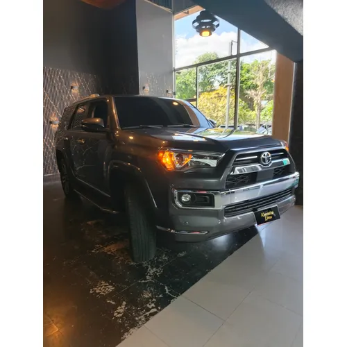Toyota 4Runner 2021 Gris Caracas