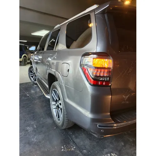 Toyota 4Runner 2021 Gris Caracas