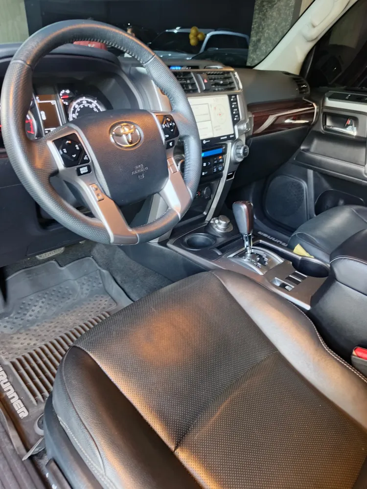 Toyota 4Runner 2021 Gris Caracas