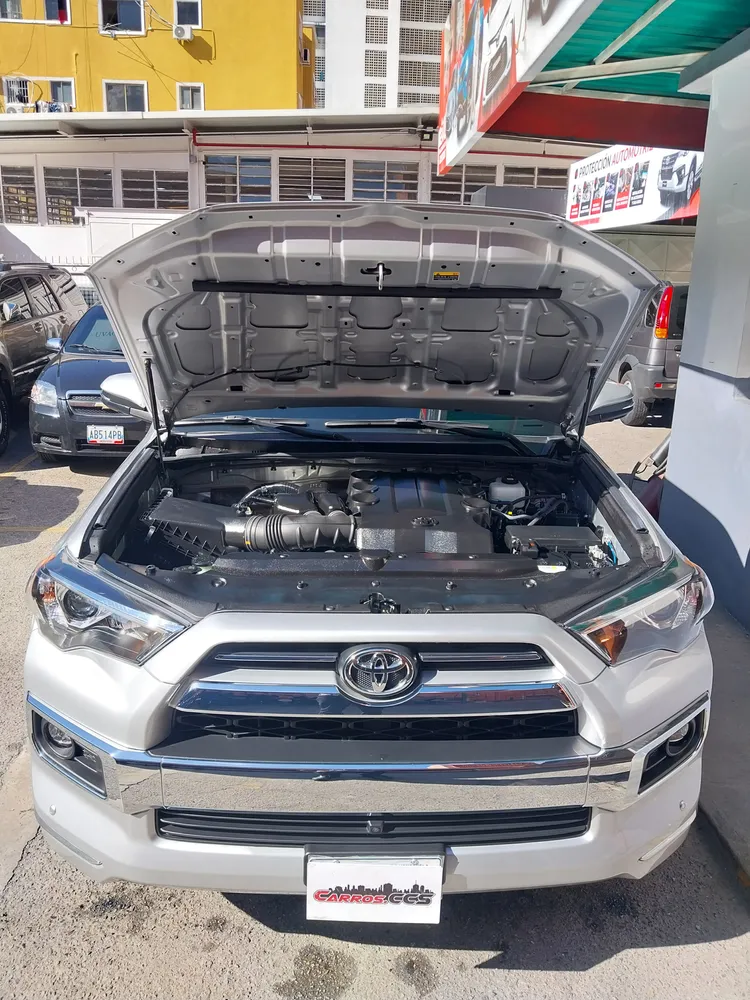 Toyota 4Runner Limited 2024 Plateado Caracas