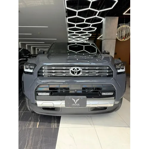 Toyota 4Runner Limited 2025 Gris Caracas