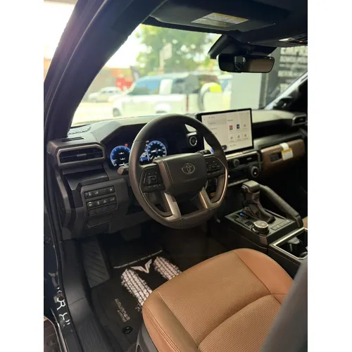 Toyota 4Runner Limited 2025 Gris Caracas