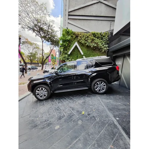 Toyota 4Runner Limited 2026 Negro Caracas