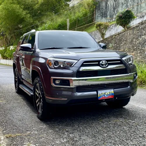 Toyota 4Runner Limited 2023 Gris Caracas