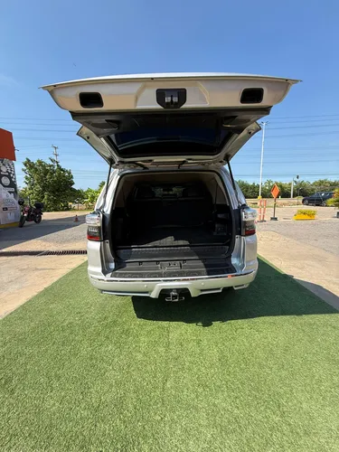 Toyota 4Runner Limited 2016 Plateado Lechería