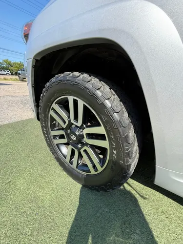 Toyota 4Runner Limited 2016 Plateado Lechería