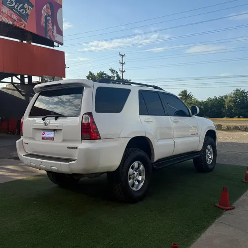 Toyota 4Runner Limited 2007 Blanco Lechería
