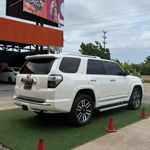 Toyota 4Runner Limited 2015 Blanco Lechería