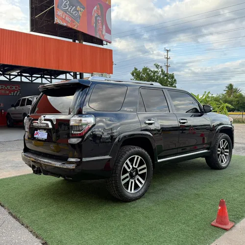 Toyota 4Runner Limited 2015 Negro Lechería