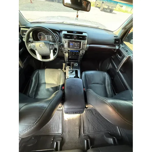 Toyota 4Runner Limited 2016 Plateado Lechería