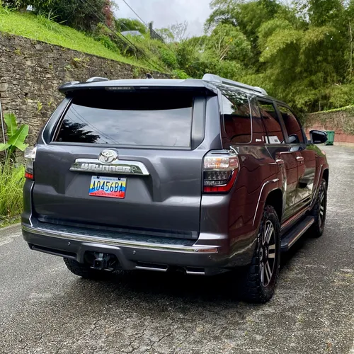 Toyota 4Runner Limited 2023 Gris Caracas