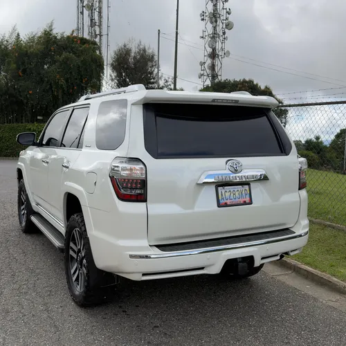 Toyota 4Runner Limited 2023 Blanco Caracas