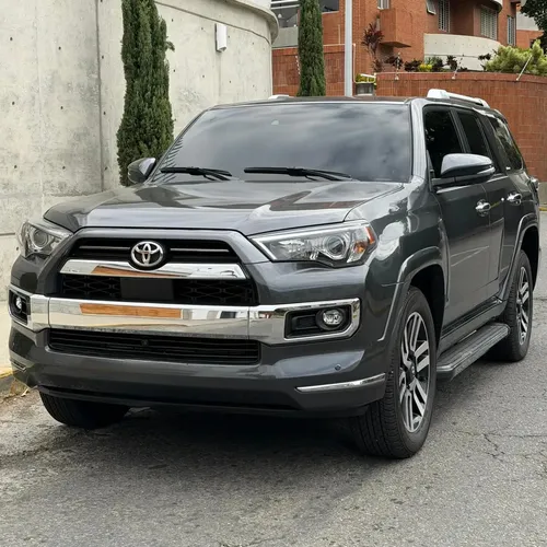 Toyota 4Runner Limited 2023 Gris Caracas