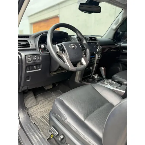 Toyota 4Runner Limited 2023 Gris Caracas
