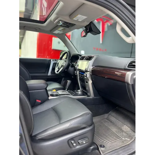 Toyota 4Runner Limited 2024 Gris Caracas