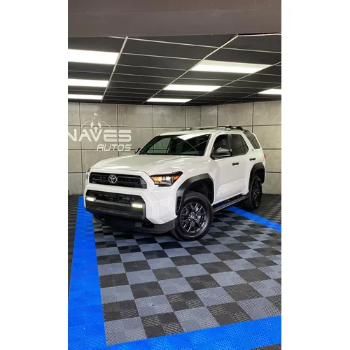 Toyota 4Runner SR5 2025 Blanco Caracas
