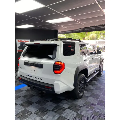 Toyota 4Runner SR5 2025 Blanco Caracas
