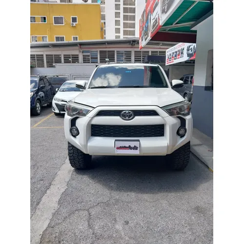 Toyota 4Runner SR5 2017 Blanco Caracas
