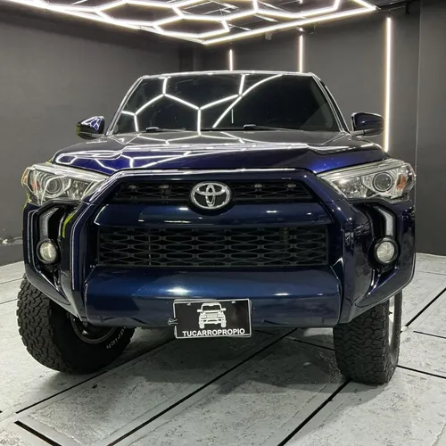 Toyota 4Runner SR5 2018 Azul Caracas