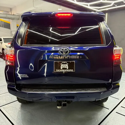 Toyota 4Runner SR5 2018 Azul Caracas