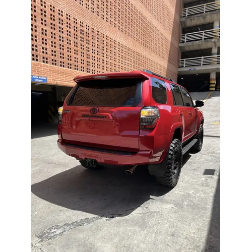 Toyota 4Runner SR5 2019 Rojo Caracas