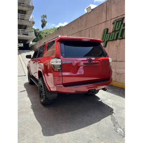 Toyota 4Runner SR5 2019 Rojo Caracas