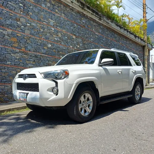Toyota 4Runner SR5 2020 Blanco Caracas