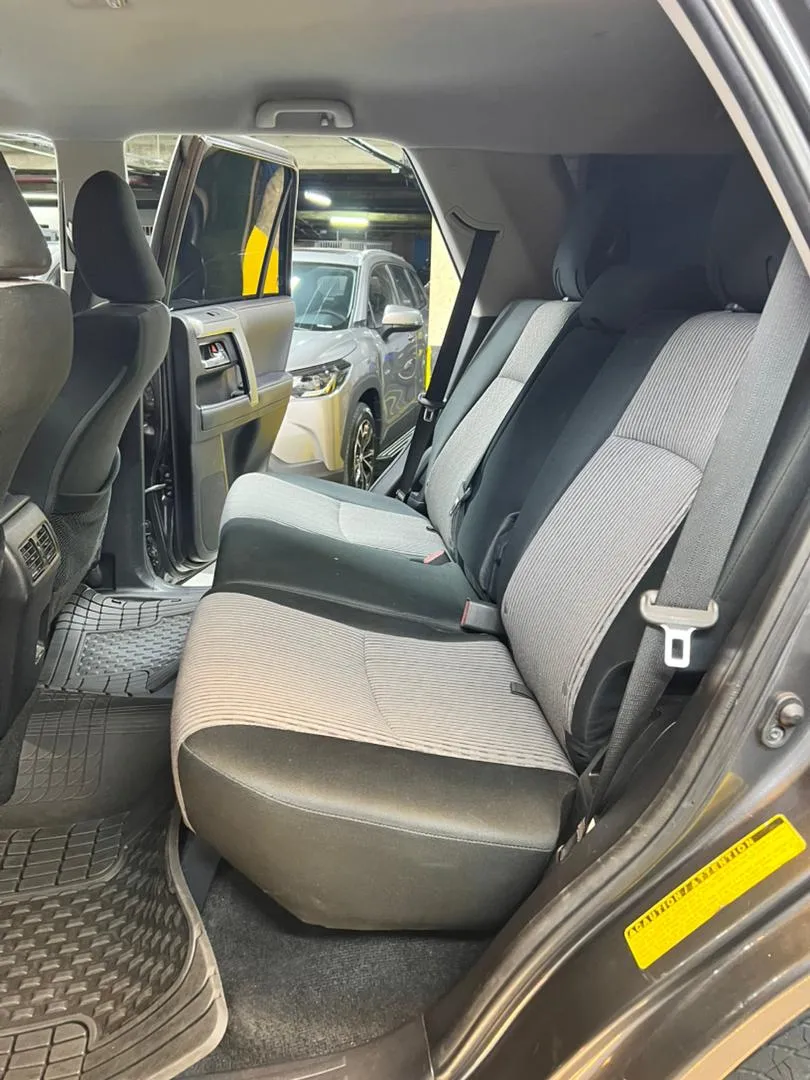 Toyota 4runner Sr5 2021 4x4 negro10